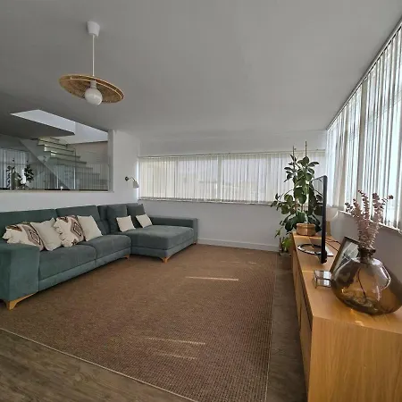 Fantastico T3 A 50 Metros Da Appartamento *